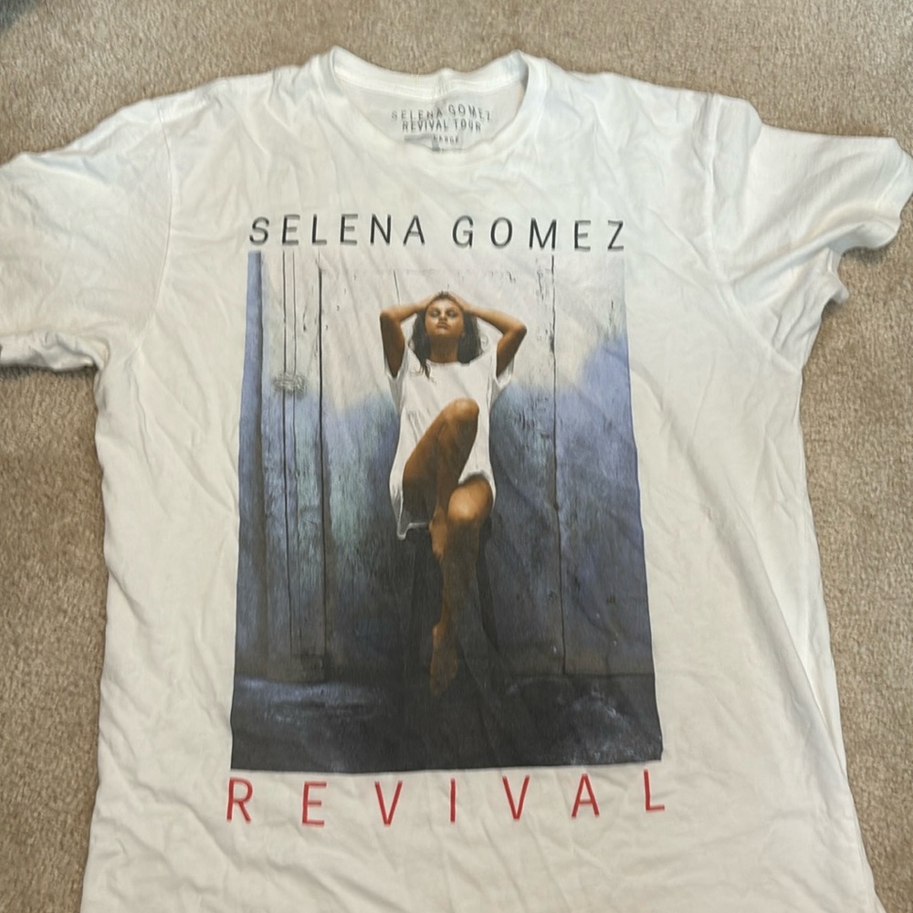 Selena Gomez Revival Tour Limited Edition T shirt Size Large